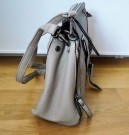 Sandfärgad väska med axelrem. Bags by Dansk. Dansk Smykkekunst