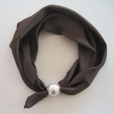 Brun Scarf Med Magnet