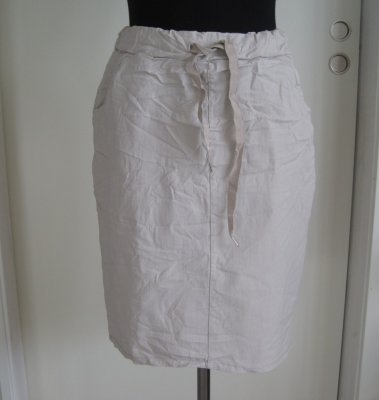 Sandbeige Knälång Stretchkjol - Soulful Fashion