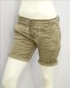 Shorts med dragkedjor. Khakibeige