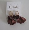 By Odahl Örhängen Löv Mörkbrun Silk