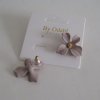 By Odahl Örhängen Beige Blomma