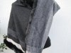 Svart Poncho Med Ränder Och Pälskant