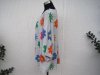 Ljusgrå bomullsblus med färgglada blommor. Made in Italy