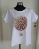 Inze Vit T-shirt Med Vinröd Blommig Luftballong