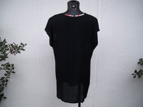 Svart Rrosa Blommig Tunika Blus Spor. Ze-Ze