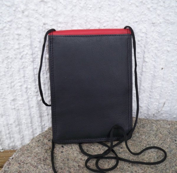 Neck Pouch Halspåse Läder Svart Röd