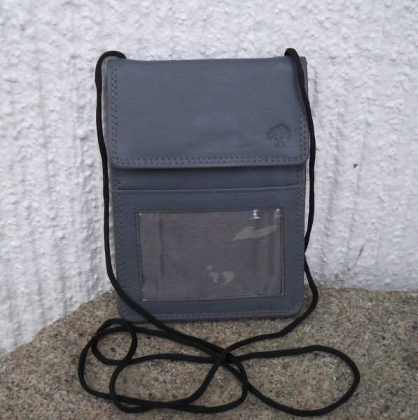 Neck Pouch Halspåse Läder Grå