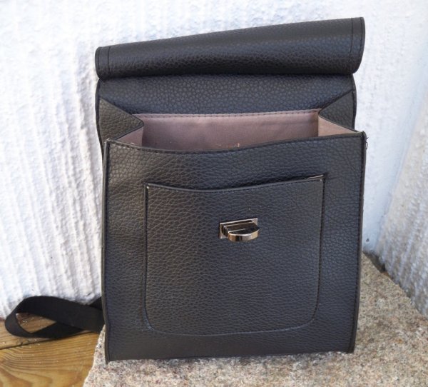 Svart Messenger Axelremsväska Bags by Dansk
