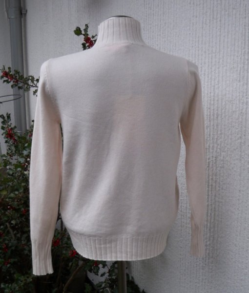 Vintervit Finstickad Tröja Med Polokrage Turtleneck