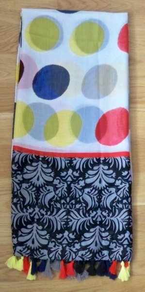 Scarf med stora prickar. Bit'avant