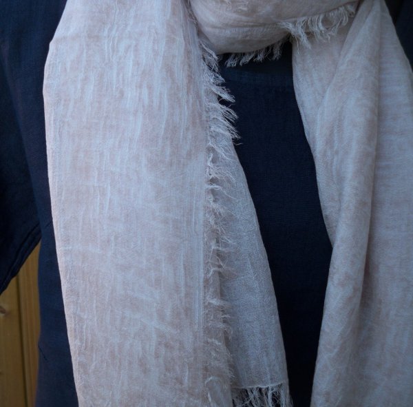 Beigerosa tunn scarf sjal