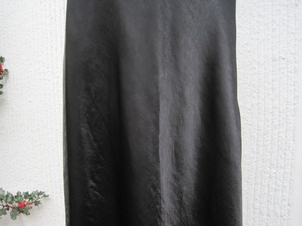 Gemini - Svart Ankellång Kjol Blank Viskos