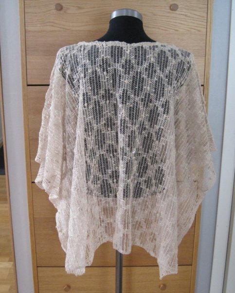 Beige Spetsponcho / Nätponcho