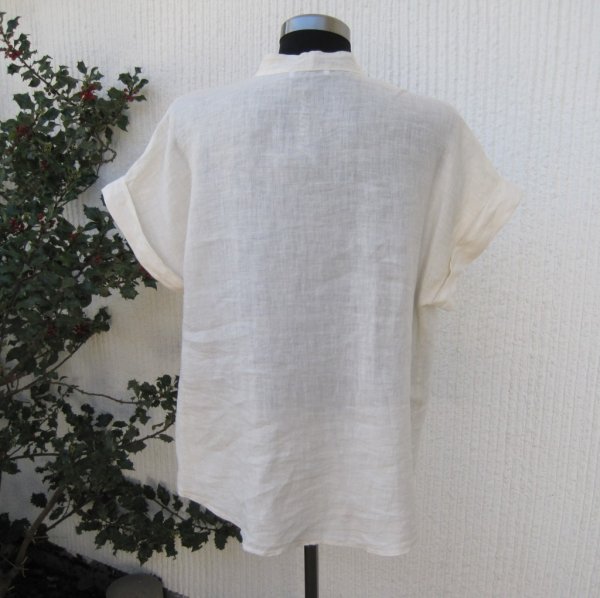 Beige V-ringad Linneblus Med Färgade Dekorsömmar