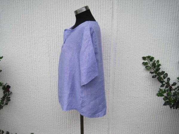 Lila Linneblus med halvlång ärm. Made in Italy