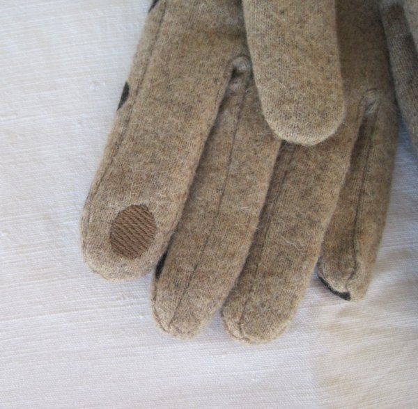 Ashley Stickade Handskar Beige Svart Prickig