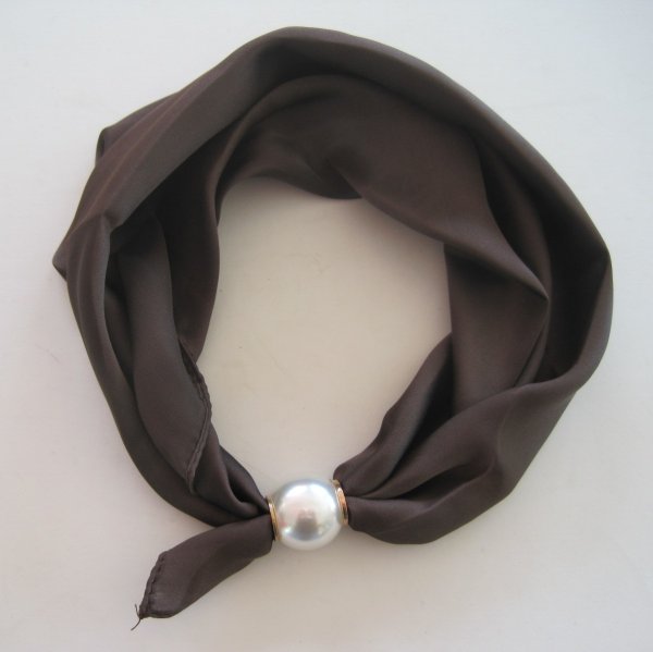 Brun Scarf Med Magnet