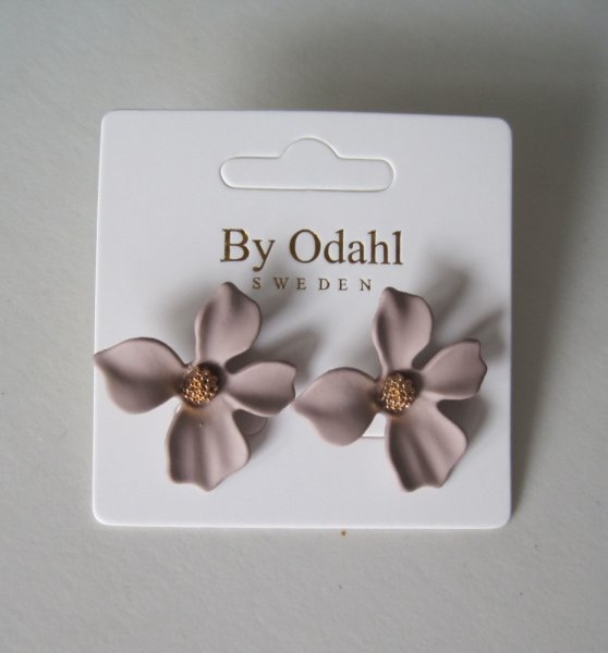 By Odahl Örhängen Beige Blomma