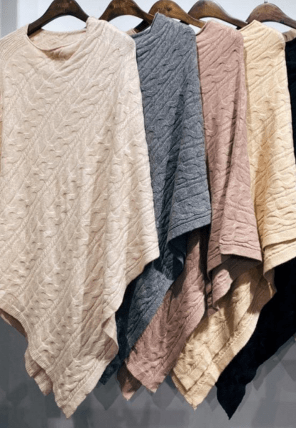 Beige Kabelstickad Poncho Kashmirmix