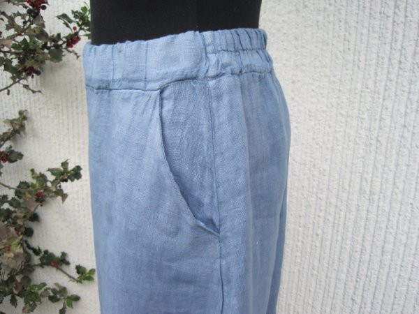Jeansblå Vadlång Linnekjol Slits Och Fickor