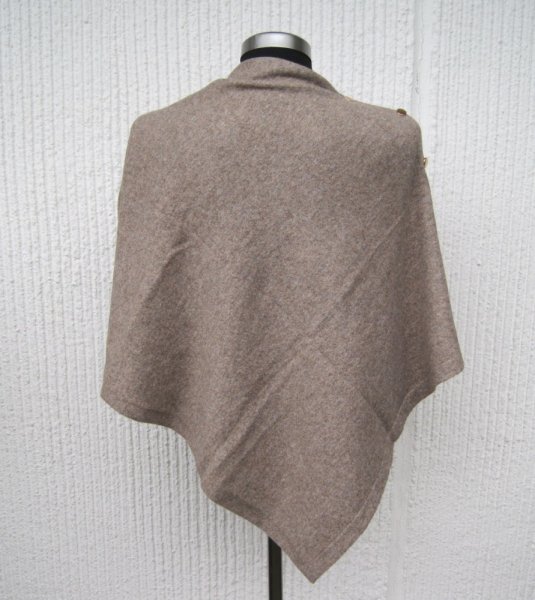 Ljusbrun Stickad Poncho Med Knappar